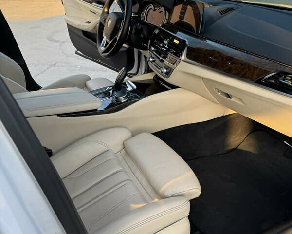 Белый БМВ 5 Серия, объемом двигателя 2 л и пробегом 135 тыс. км за 29999 $, фото 15 на Automoto.ua