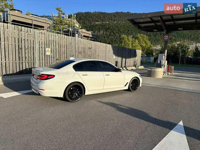 Белый БМВ 5 Серия, объемом двигателя 2 л и пробегом 175 тыс. км за 27000 $, фото 3 на Automoto.ua