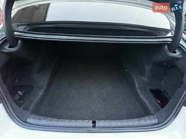 Білий БМВ 5 Серія, об'ємом двигуна 2 л та пробігом 123 тис. км за 31900 $, фото 27 на Automoto.ua