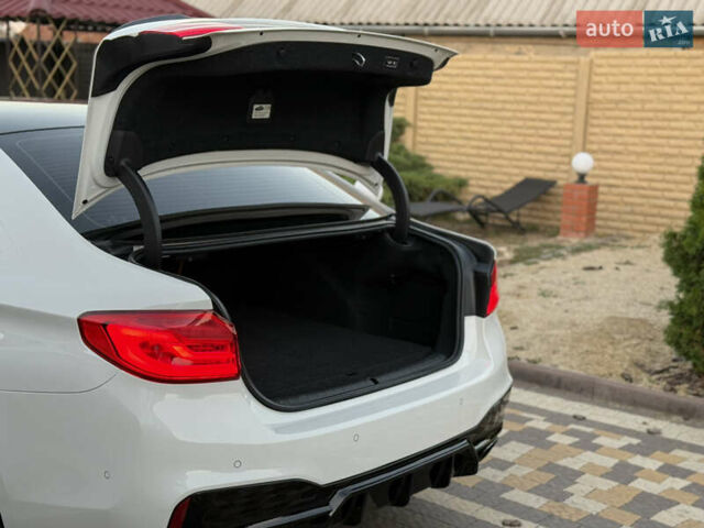 Білий БМВ 5 Серія, об'ємом двигуна 3 л та пробігом 159 тис. км за 33500 $, фото 61 на Automoto.ua