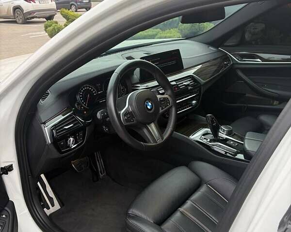 Белый БМВ 5 Серия, объемом двигателя 2 л и пробегом 178 тыс. км за 26500 $, фото 3 на Automoto.ua