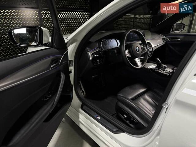 Белый БМВ 5 Серия, объемом двигателя 2 л и пробегом 204 тыс. км за 29300 $, фото 3 на Automoto.ua