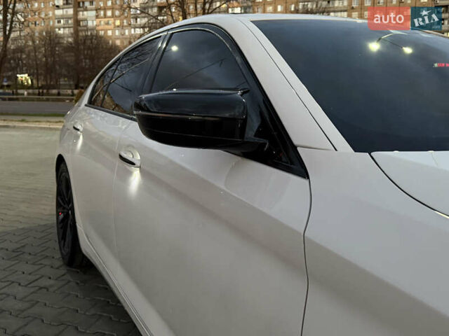 Белый БМВ 5 Серия, объемом двигателя 2 л и пробегом 130 тыс. км за 25500 $, фото 71 на Automoto.ua