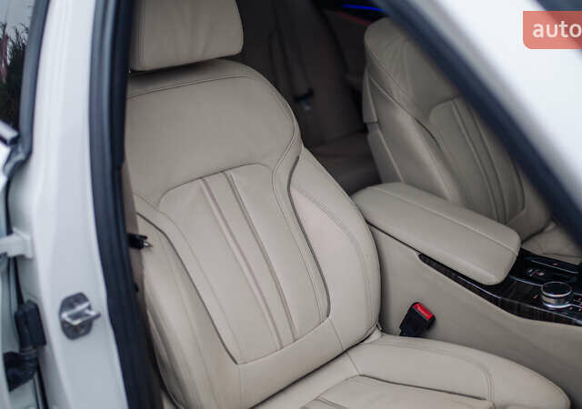 Белый БМВ 5 Серия, объемом двигателя 3 л и пробегом 139 тыс. км за 35000 $, фото 66 на Automoto.ua