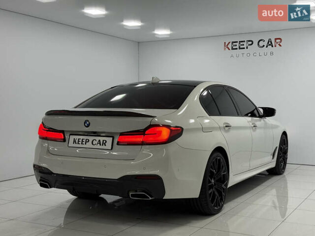 Белый БМВ 5 Серия, объемом двигателя 2 л и пробегом 169 тыс. км за 27500 $, фото 7 на Automoto.ua