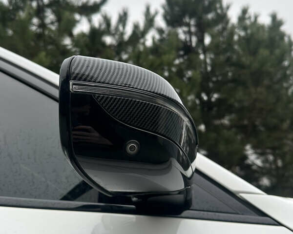 Белый БМВ 5 Серия, объемом двигателя 3 л и пробегом 129 тыс. км за 35300 $, фото 22 на Automoto.ua