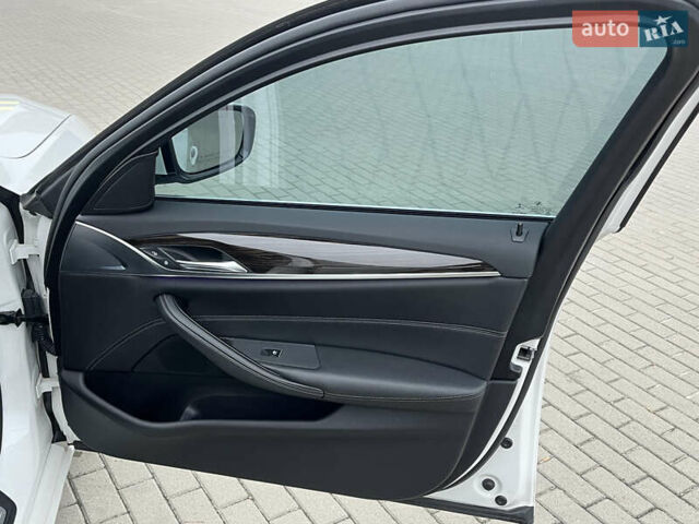 Белый БМВ 5 Серия, объемом двигателя 2 л и пробегом 196 тыс. км за 23000 $, фото 25 на Automoto.ua