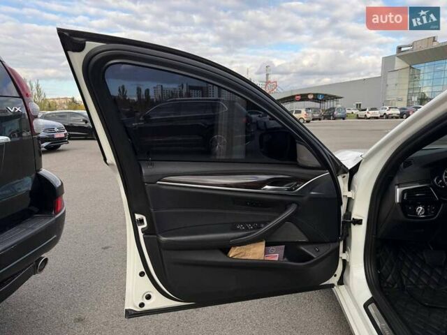 Білий БМВ 5 Серія, об'ємом двигуна 2 л та пробігом 115 тис. км за 26500 $, фото 37 на Automoto.ua