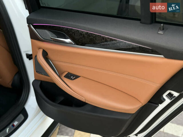 Белый БМВ 5 Серия, объемом двигателя 3 л и пробегом 163 тыс. км за 31500 $, фото 44 на Automoto.ua