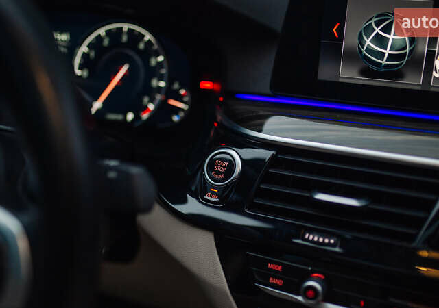 Белый БМВ 5 Серия, объемом двигателя 3 л и пробегом 139 тыс. км за 35000 $, фото 51 на Automoto.ua