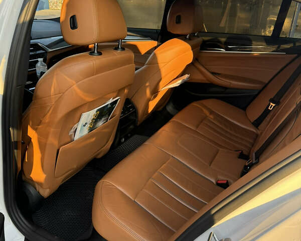 Белый БМВ 5 Серия, объемом двигателя 2 л и пробегом 164 тыс. км за 22500 $, фото 7 на Automoto.ua