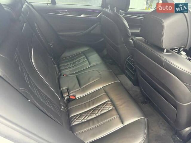 Белый БМВ 5 Серия, объемом двигателя 2.99 л и пробегом 245 тыс. км за 33000 $, фото 15 на Automoto.ua