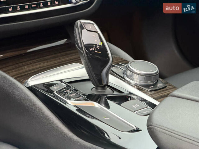 Білий БМВ 5 Серія, об'ємом двигуна 2 л та пробігом 74 тис. км за 26500 $, фото 38 на Automoto.ua