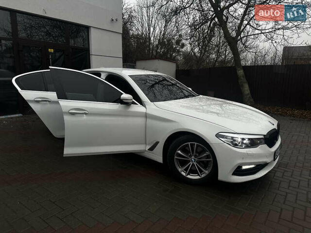 Белый БМВ 5 Серия, объемом двигателя 2 л и пробегом 221 тыс. км за 21500 $, фото 7 на Automoto.ua
