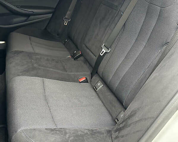 БМВ 5 Серия 2017 в Львове на Automoto.ua Белый БМВ 5 Серия, объемом двигателя 2 л и пробегом 107 тыс. км за 27500 $, фото 27 на Automoto.ua