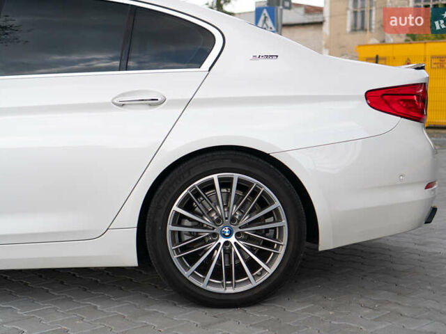 Білий БМВ 5 Серія, об'ємом двигуна 2 л та пробігом 178 тис. км за 27999 $, фото 9 на Automoto.ua
