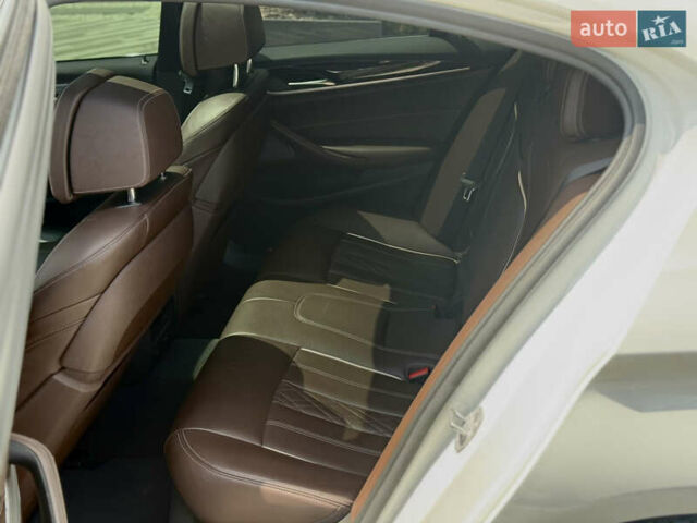 Білий БМВ 5 Серія, об'ємом двигуна 4.39 л та пробігом 153 тис. км за 39500 $, фото 16 на Automoto.ua