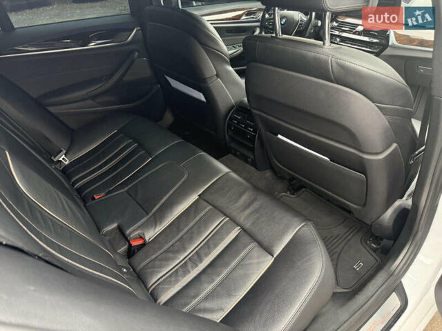 Белый БМВ 5 Серия, объемом двигателя 3 л и пробегом 132 тыс. км за 31500 $, фото 18 на Automoto.ua