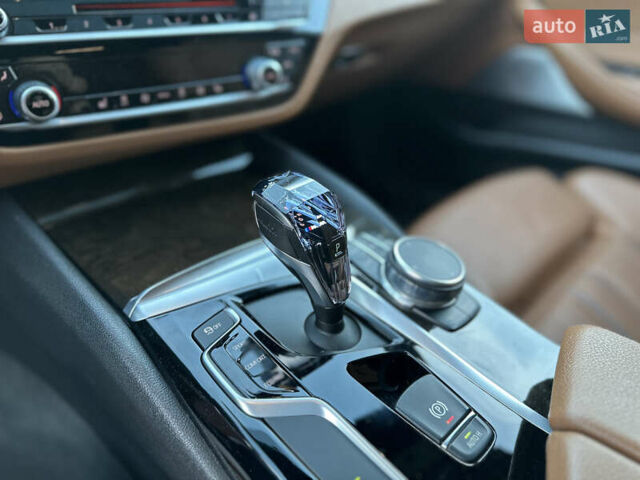 Білий БМВ 5 Серія, об'ємом двигуна 3 л та пробігом 153 тис. км за 29000 $, фото 26 на Automoto.ua