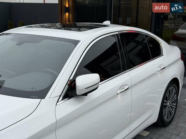 Белый БМВ 5 Серия, объемом двигателя 2 л и пробегом 74 тыс. км за 25500 $, фото 12 на Automoto.ua