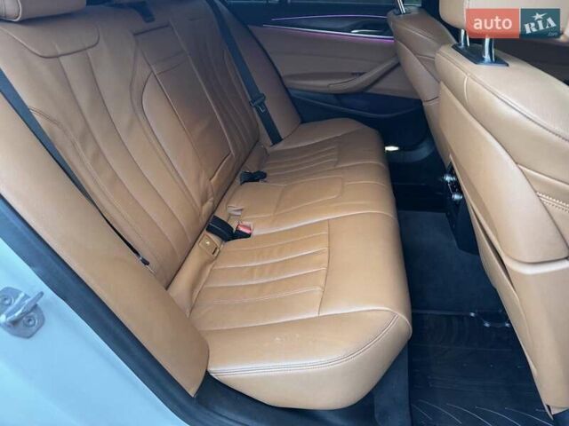 Белый БМВ 5 Серия, объемом двигателя 2 л и пробегом 141 тыс. км за 28999 $, фото 31 на Automoto.ua