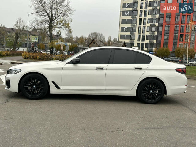 Белый БМВ 5 Серия, объемом двигателя 3 л и пробегом 220 тыс. км за 29950 $, фото 4 на Automoto.ua