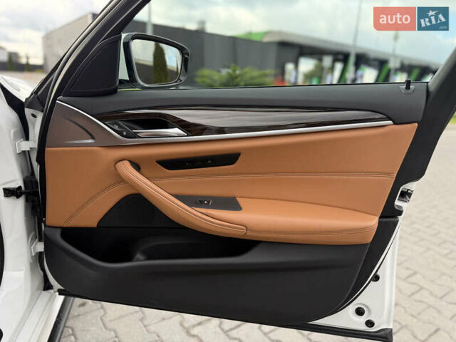 Білий БМВ 5 Серія, об'ємом двигуна 3 л та пробігом 128 тис. км за 40999 $, фото 24 на Automoto.ua