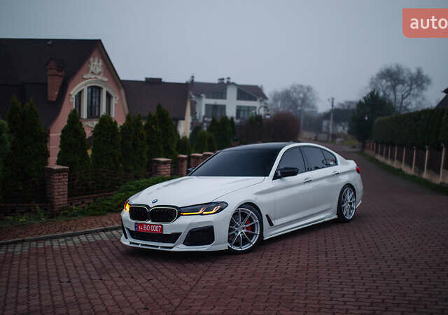 Белый БМВ 5 Серия, объемом двигателя 3 л и пробегом 139 тыс. км за 35000 $, фото 1 на Automoto.ua