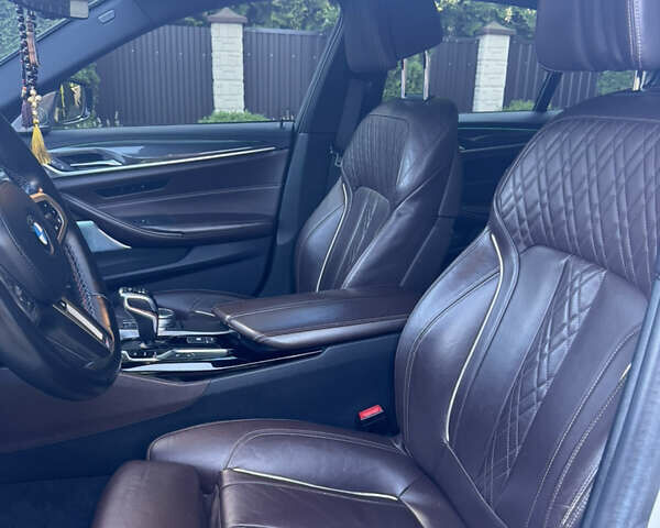 Белый БМВ 5 Серия, объемом двигателя 3 л и пробегом 180 тыс. км за 35400 $, фото 57 на Automoto.ua