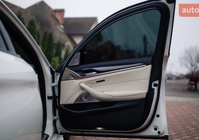 Белый БМВ 5 Серия, объемом двигателя 3 л и пробегом 139 тыс. км за 35000 $, фото 57 на Automoto.ua