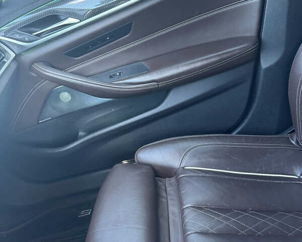 Белый БМВ 5 Серия, объемом двигателя 3 л и пробегом 180 тыс. км за 31900 $, фото 27 на Automoto.ua