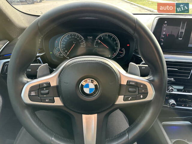 Белый БМВ 5 Серия, объемом двигателя 3 л и пробегом 131 тыс. км за 33000 $, фото 24 на Automoto.ua