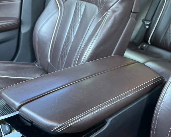 Белый БМВ 5 Серия, объемом двигателя 3 л и пробегом 180 тыс. км за 35400 $, фото 15 на Automoto.ua