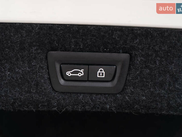 Белый БМВ 5 Серия, объемом двигателя 2 л и пробегом 178 тыс. км за 28400 $, фото 49 на Automoto.ua