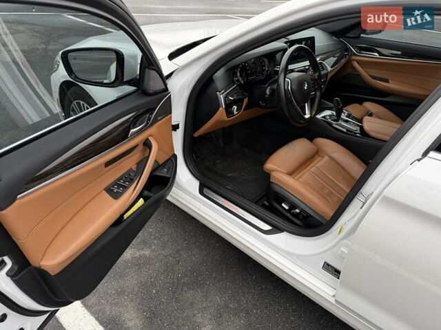 Белый БМВ 5 Серия, объемом двигателя 3 л и пробегом 145 тыс. км за 31000 $, фото 15 на Automoto.ua