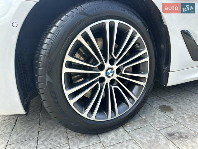 Білий БМВ 5 Серія, об'ємом двигуна 2 л та пробігом 118 тис. км за 28500 $, фото 17 на Automoto.ua