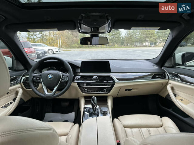 Белый БМВ 5 Серия, объемом двигателя 2 л и пробегом 135 тыс. км за 26500 $, фото 14 на Automoto.ua