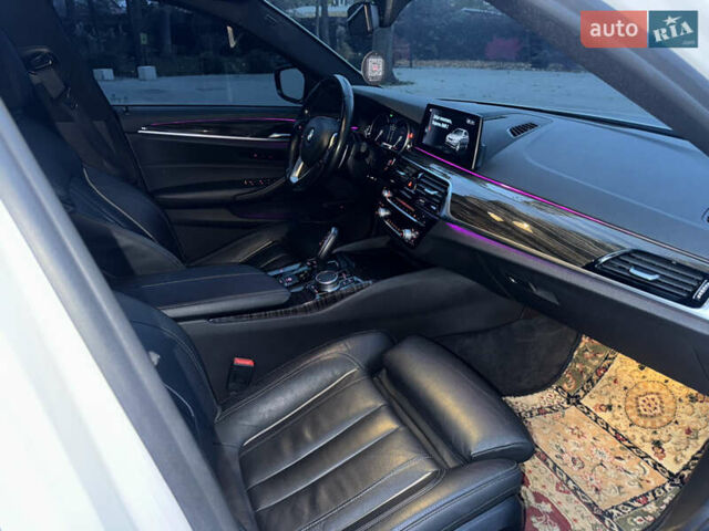 Белый БМВ 5 Серия, объемом двигателя 3 л и пробегом 146 тыс. км за 35000 $, фото 25 на Automoto.ua