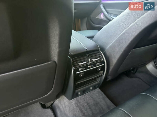 Білий БМВ 5 Серія, об'ємом двигуна 2 л та пробігом 115 тис. км за 29999 $, фото 22 на Automoto.ua