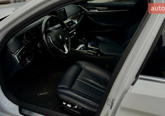 Белый БМВ 5 Серия, объемом двигателя 2 л и пробегом 143 тыс. км за 24800 $, фото 79 на Automoto.ua