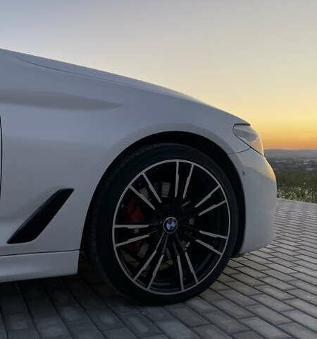 Белый БМВ 5 Серия, объемом двигателя 2.99 л и пробегом 245 тыс. км за 36000 $, фото 9 на Automoto.ua