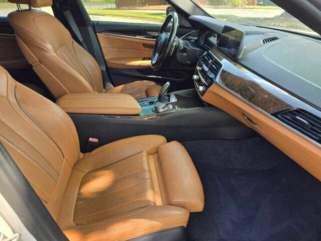 Білий БМВ 5 Серія, об'ємом двигуна 2 л та пробігом 70 тис. км за 13550 $, фото 7 на Automoto.ua