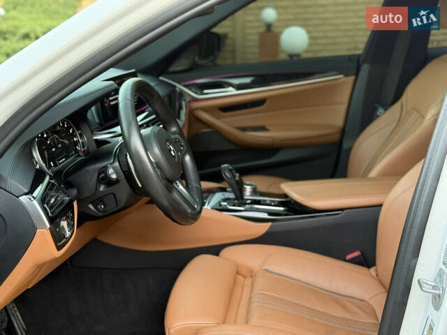 Білий БМВ 5 Серія, об'ємом двигуна 3 л та пробігом 159 тис. км за 33500 $, фото 37 на Automoto.ua