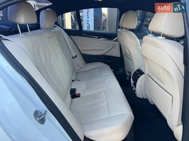 Белый БМВ 5 Серия, объемом двигателя 2 л и пробегом 221 тыс. км за 18700 $, фото 21 на Automoto.ua