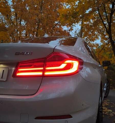 Белый БМВ 5 Серия, объемом двигателя 3 л и пробегом 211 тыс. км за 26900 $, фото 1 на Automoto.ua