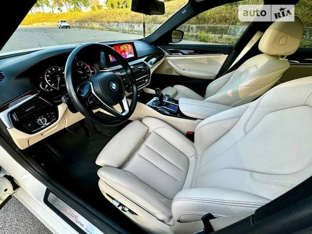 Белый БМВ 5 Серия, объемом двигателя 2 л и пробегом 83 тыс. км за 28800 $, фото 3 на Automoto.ua