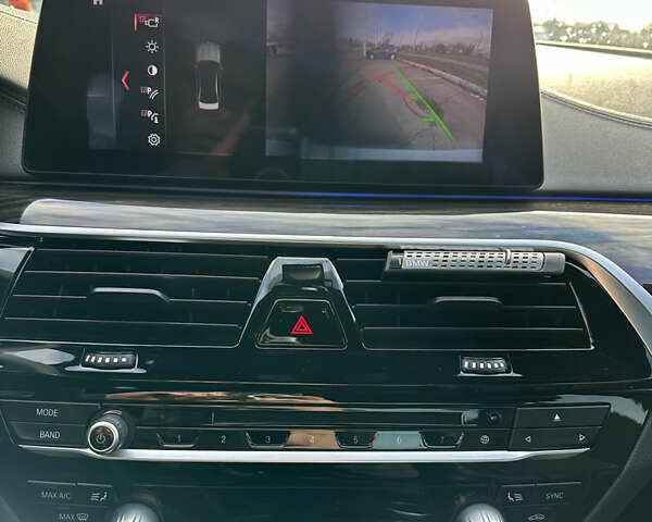 Белый БМВ 5 Серия, объемом двигателя 3 л и пробегом 131 тыс. км за 33000 $, фото 22 на Automoto.ua