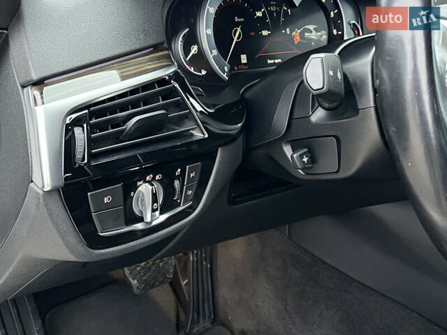 Белый БМВ 5 Серия, объемом двигателя 2 л и пробегом 196 тыс. км за 23000 $, фото 19 на Automoto.ua