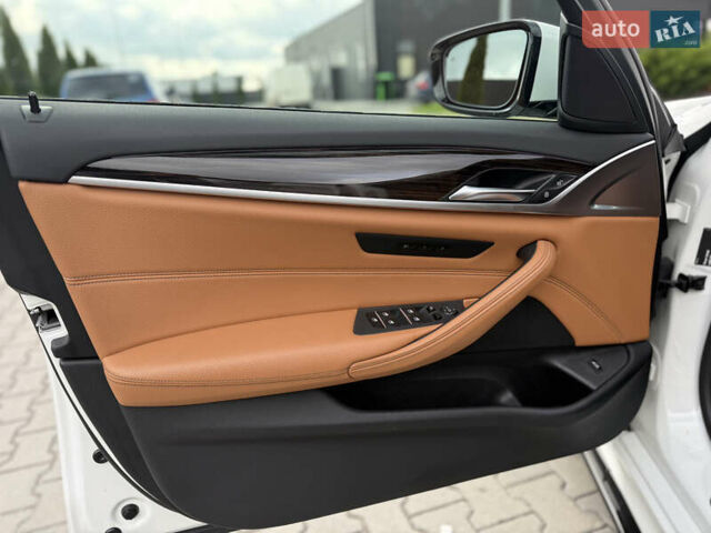 Білий БМВ 5 Серія, об'ємом двигуна 3 л та пробігом 128 тис. км за 40999 $, фото 18 на Automoto.ua