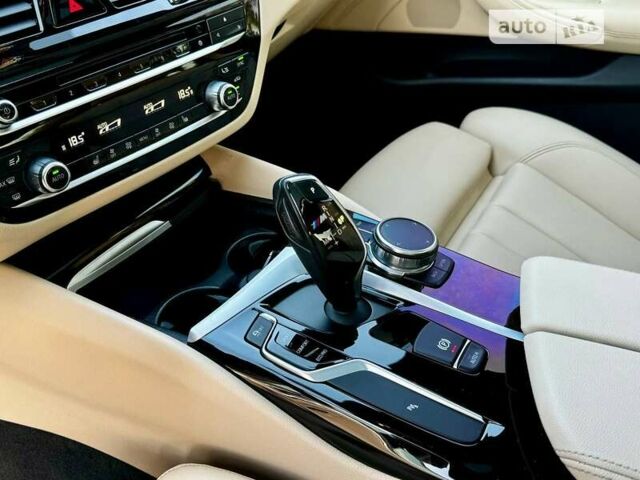 Белый БМВ 5 Серия, объемом двигателя 2 л и пробегом 83 тыс. км за 28800 $, фото 37 на Automoto.ua